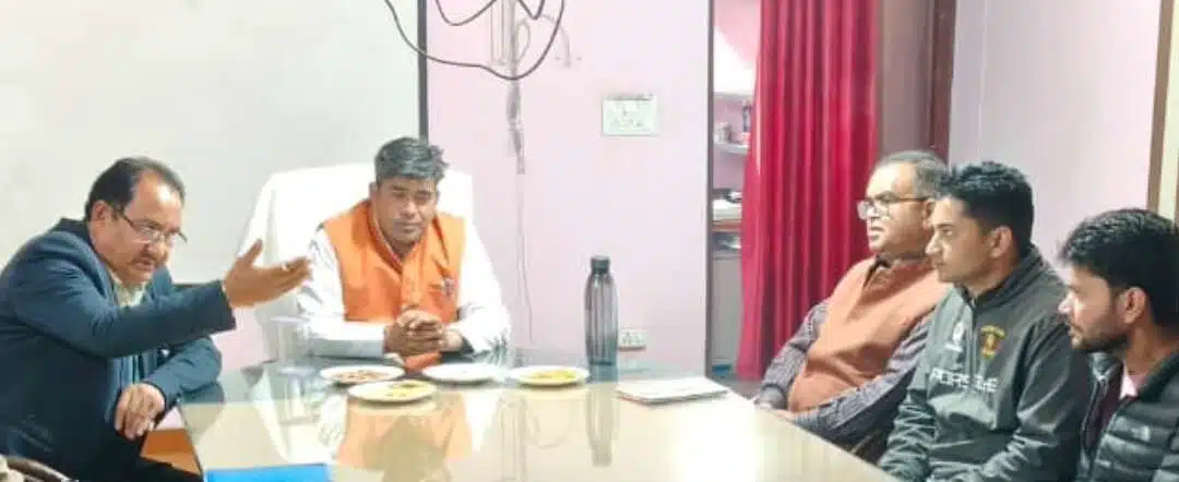 अल्मोड़ा में जलागम परियोजनाओं की समीक्षा बैठक